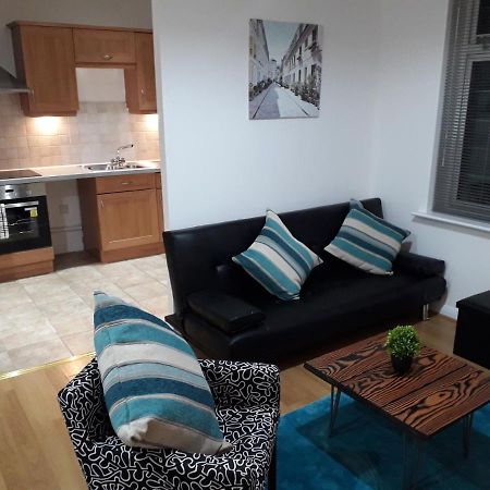 Luxury And Stylish 2 Bedroom Apartment With En-Suite Luton  Exterior foto
