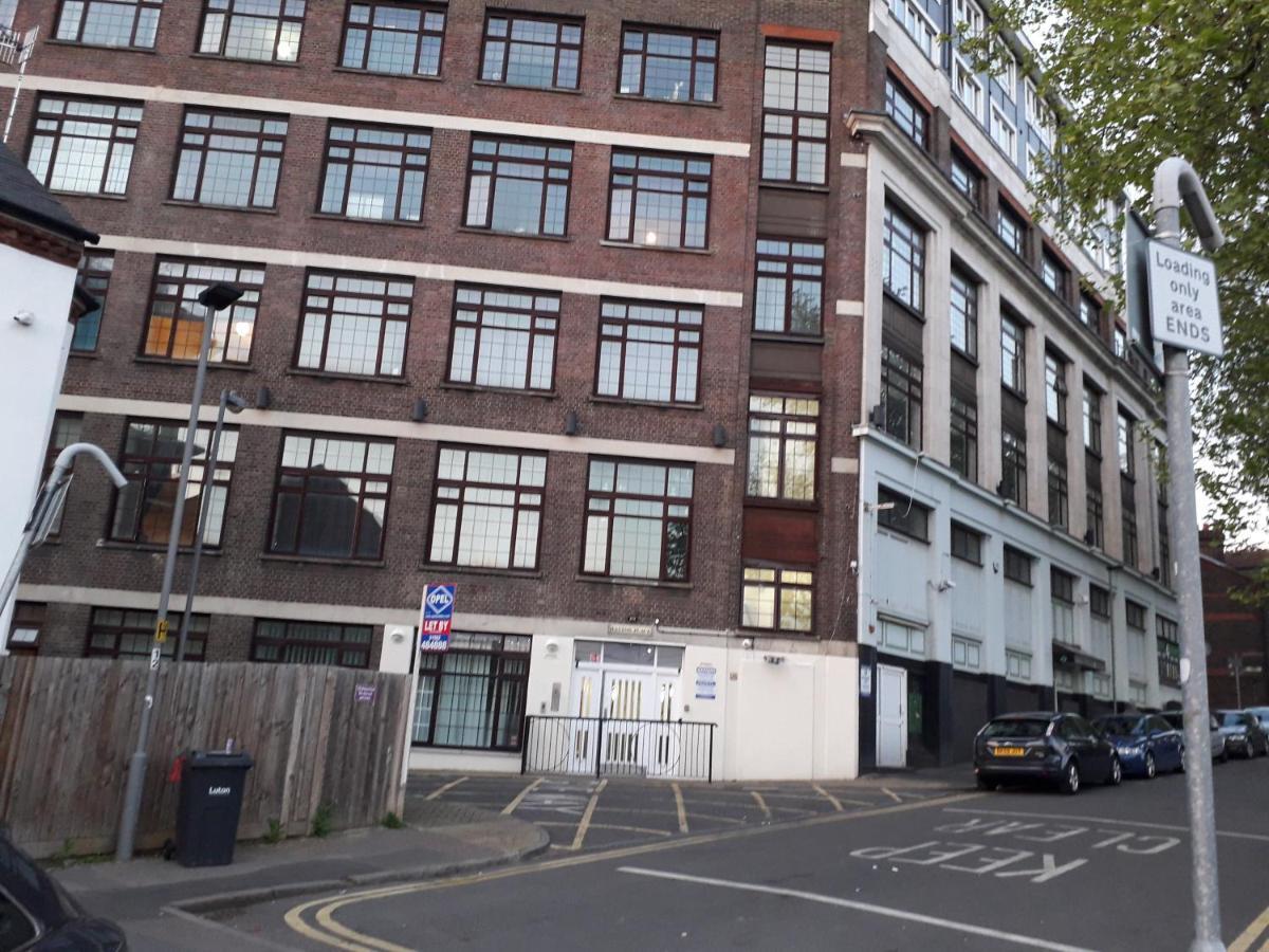 Luxury And Stylish 2 Bedroom Apartment With En-Suite Luton  Exterior foto