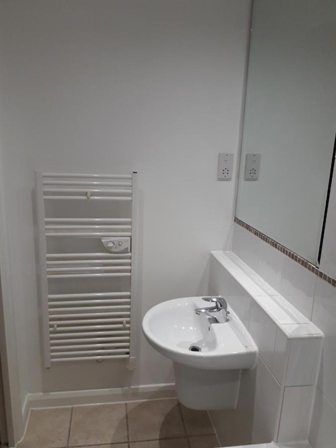 Luxury And Stylish 2 Bedroom Apartment With En-Suite Luton  Exterior foto
