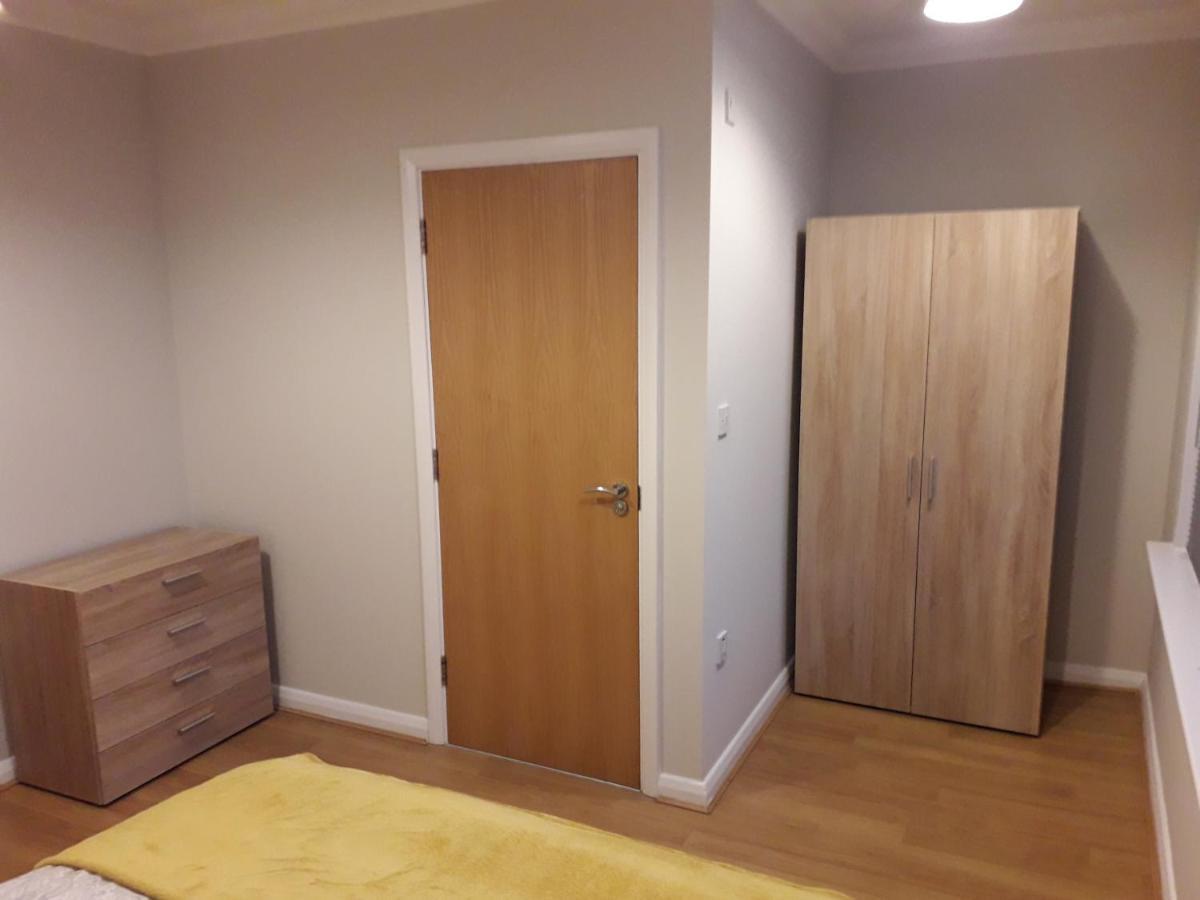 Luxury And Stylish 2 Bedroom Apartment With En-Suite Luton  Exterior foto